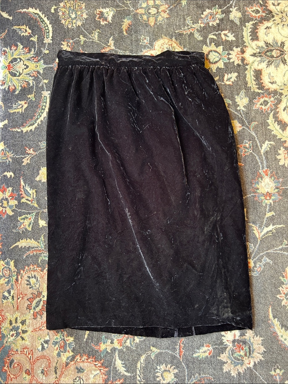 Chaus Black Velvet Elastic-Waist Pencil Skirt